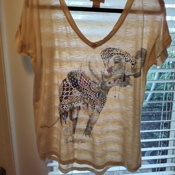Lucky Brand Elephant tee - Picture 6 of 7